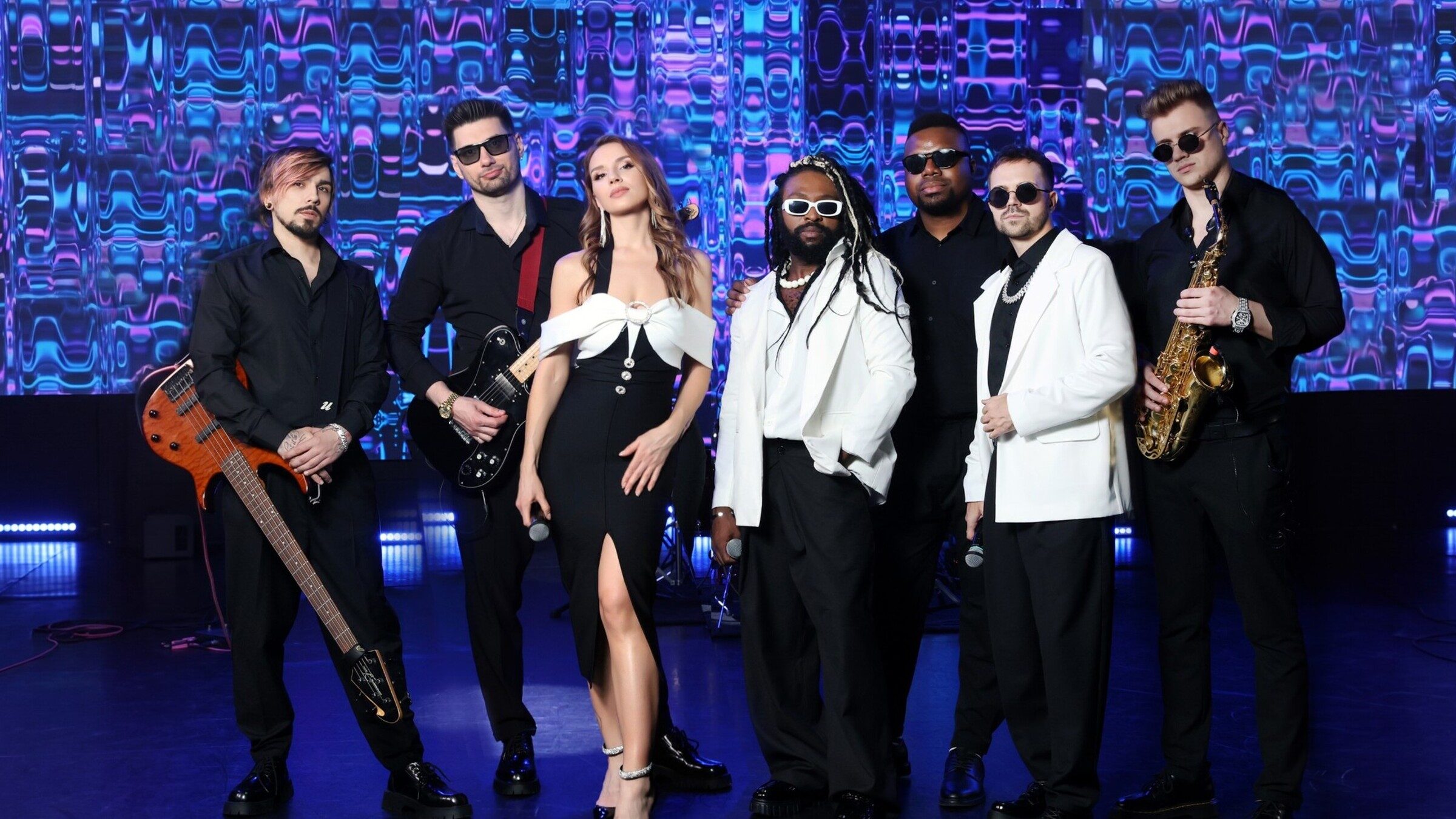 Luxury Cover Band — black and white look