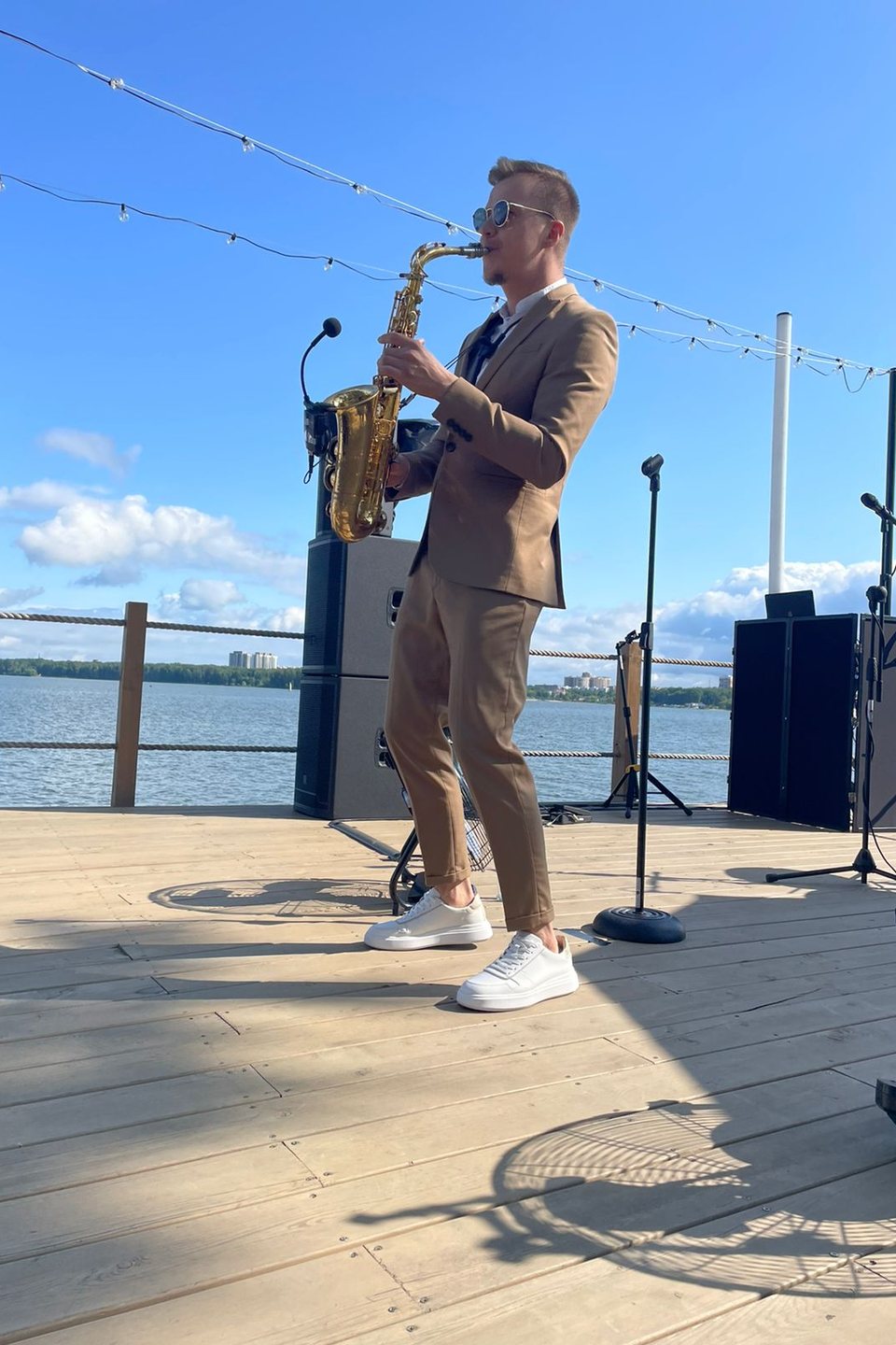 Живое выступление Stereo Sax на набережной