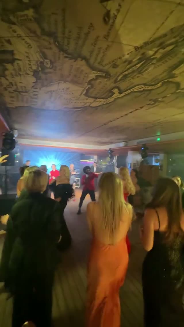LAZ — Coco Jambo — performance recording